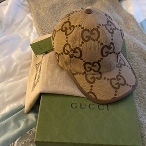 Jumbo GG Gucci cap. New!! W/tags.  Tan with brown GG